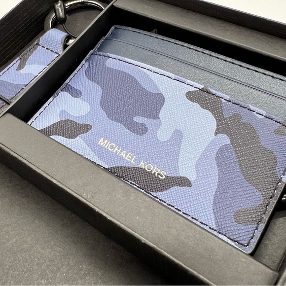 Michael Kors Card Case & Key Holder Set - Picture 8 of 9